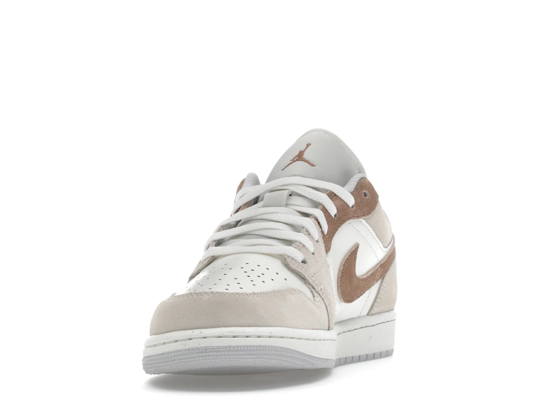 Vue 12 de Jordan 1 Low SE Legend Light Brown