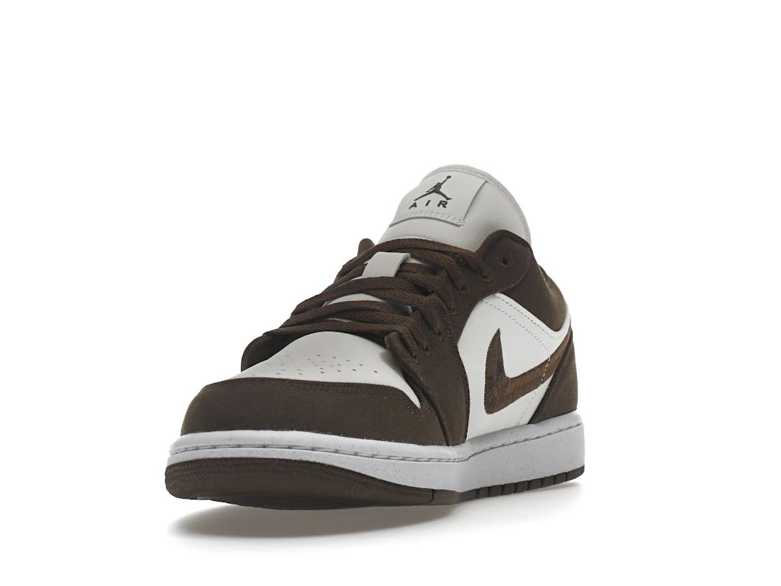 Vue 13 de Jordan 1 Low SE Light Olive 