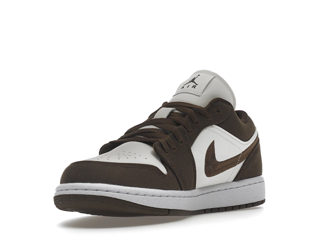 Vue 14 de Jordan 1 Low SE Light Olive 