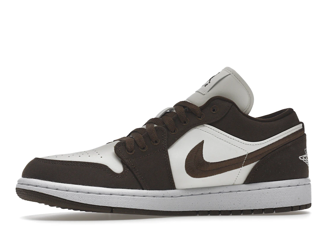 Vue 18 de Jordan 1 Low SE Light Olive 
