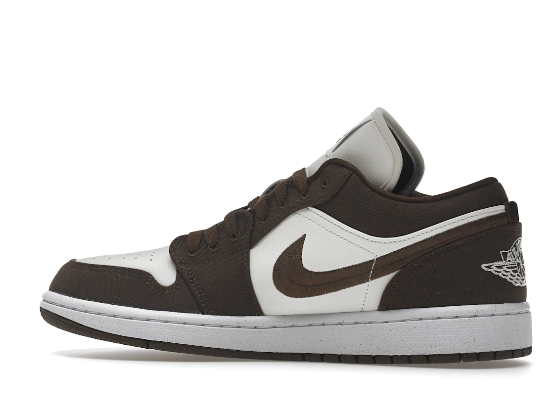 Vue 21 de Jordan 1 Low SE Light Olive 