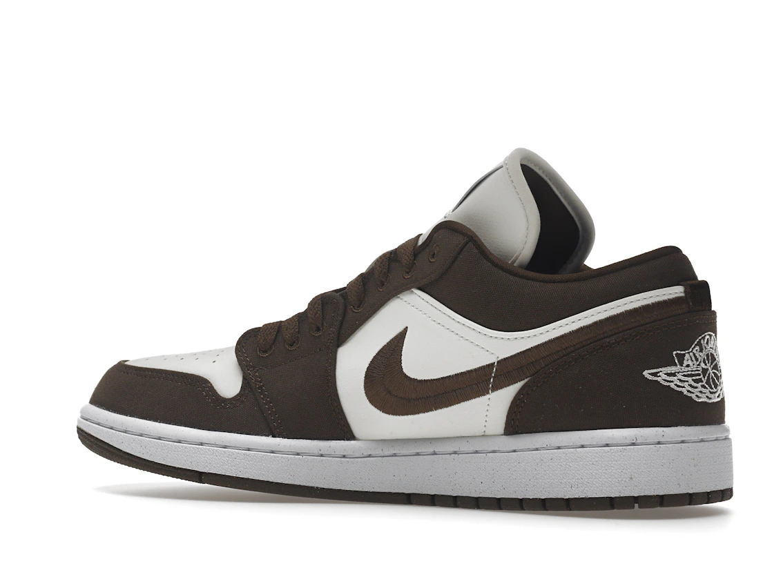 Vue 22 de Jordan 1 Low SE Light Olive 
