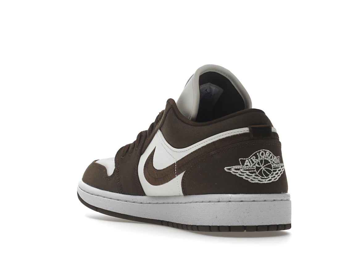 Vue 25 de Jordan 1 Low SE Light Olive 