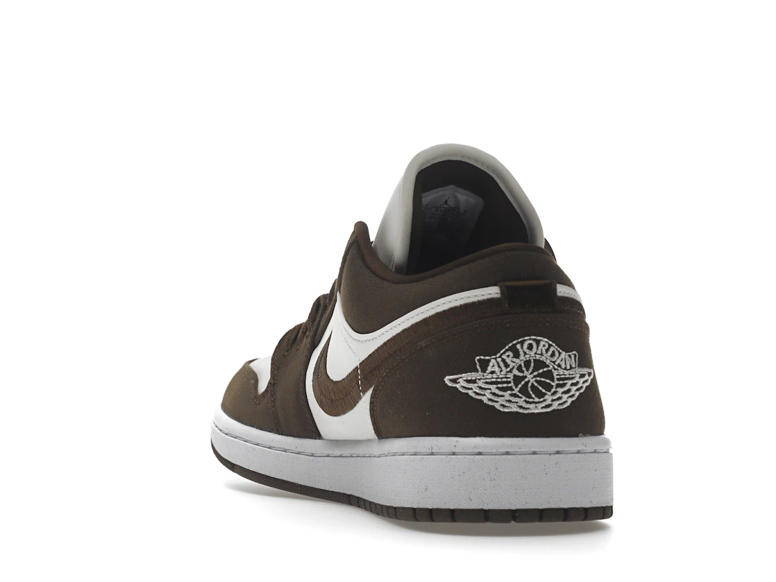 Vue 26 de Jordan 1 Low SE Light Olive 