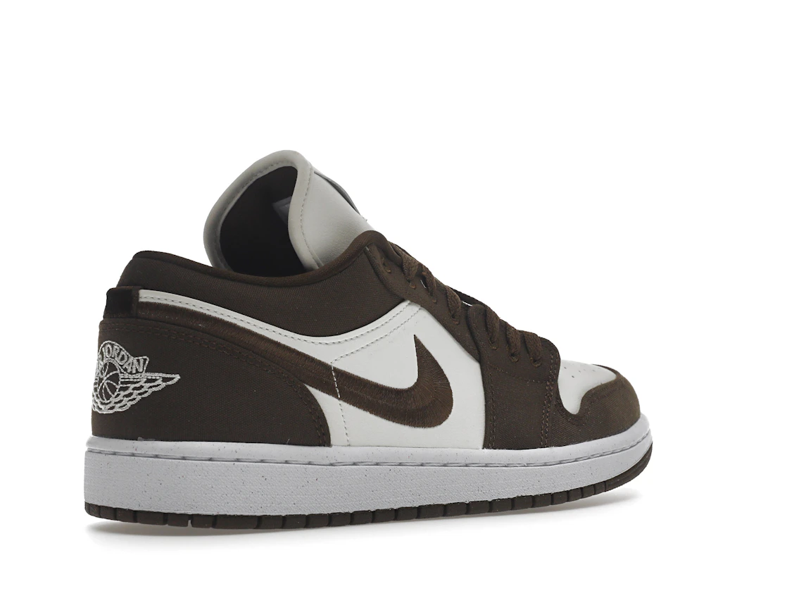 Vue 33 de Jordan 1 Low SE Light Olive 