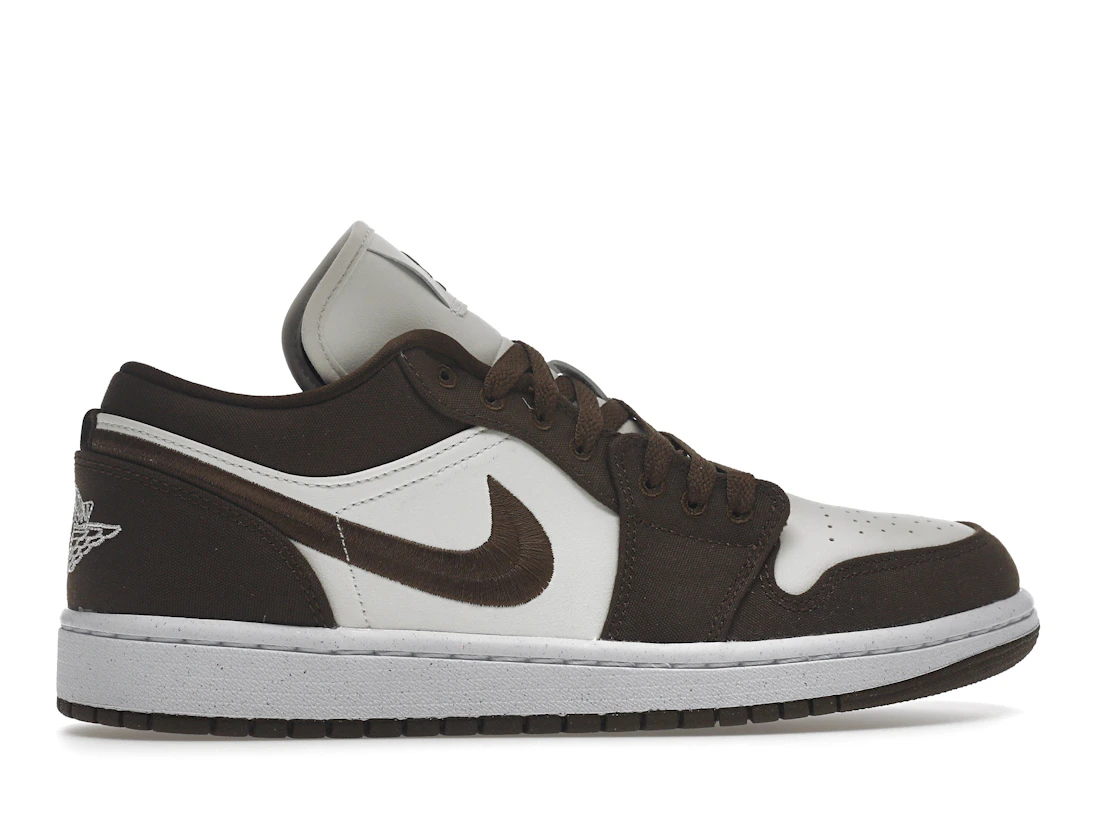 Vue 36 de Jordan 1 Low SE Light Olive 