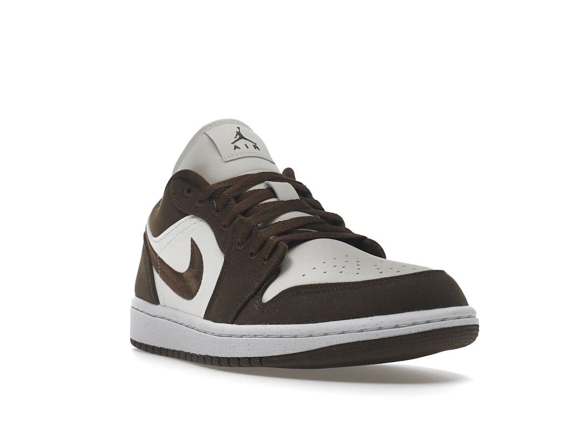 Vue 7 de Jordan 1 Low SE Light Olive 