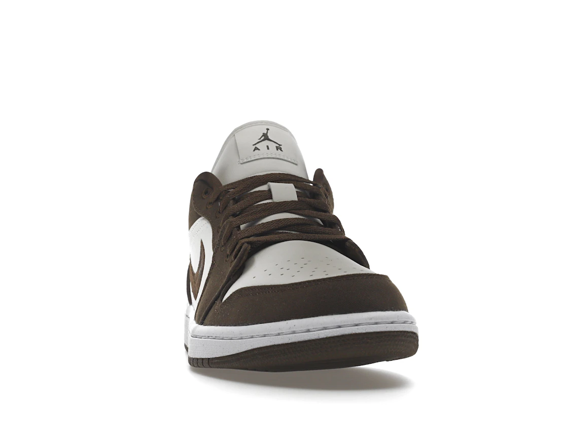 Vue 9 de Jordan 1 Low SE Light Olive 