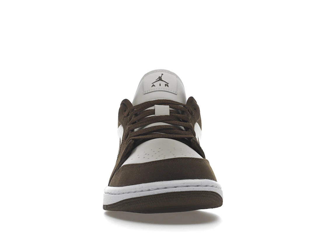 Vue 10 de Jordan 1 Low SE Light Olive 