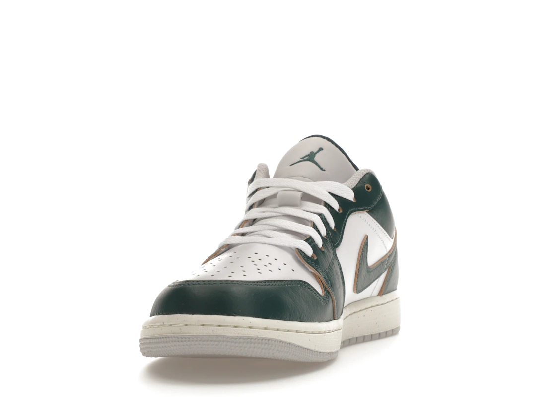 Vue 12 de Jordan 1 Low SE Oxidized Green