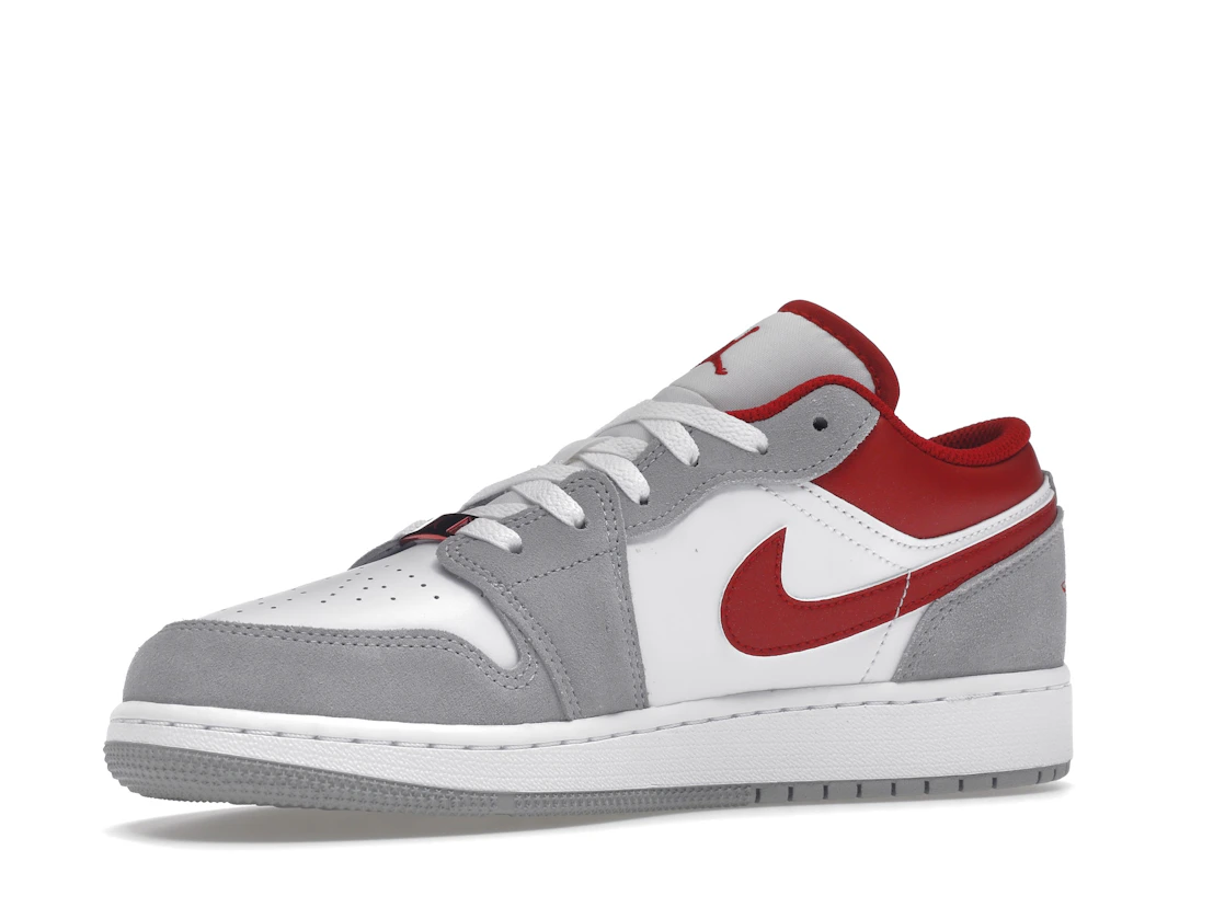 Vue 16 de Jordan 1 Low SE Smoke Grey Gym Red (GS)