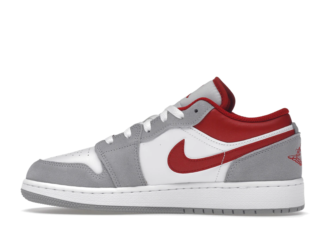 Vue 20 de Jordan 1 Low SE Smoke Grey Gym Red (GS)
