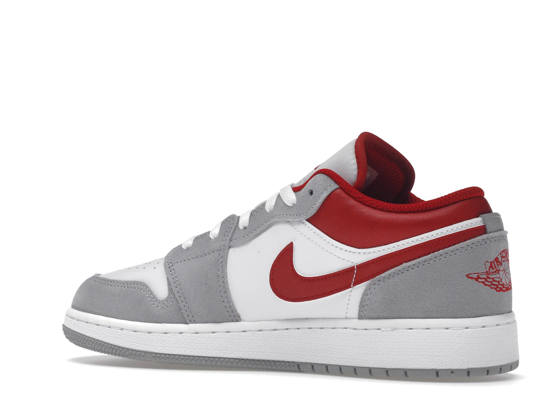 Vue 22 de Jordan 1 Low SE Smoke Grey Gym Red (GS)
