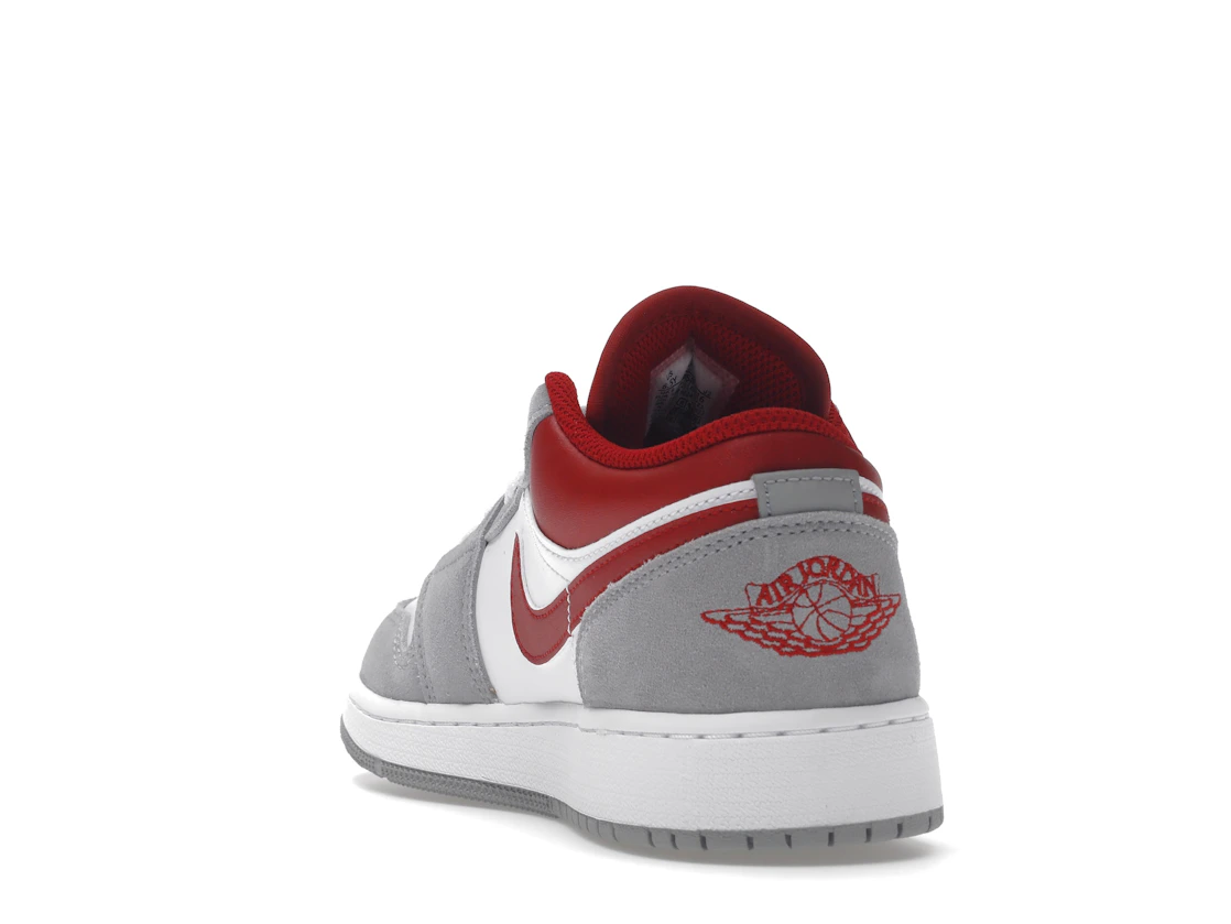 Vue 26 de Jordan 1 Low SE Smoke Grey Gym Red (GS)