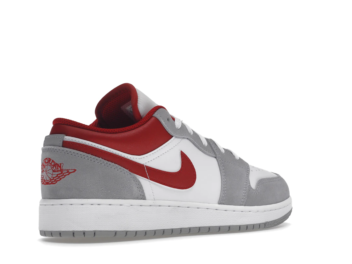 Vue 33 de Jordan 1 Low SE Smoke Grey Gym Red (GS)