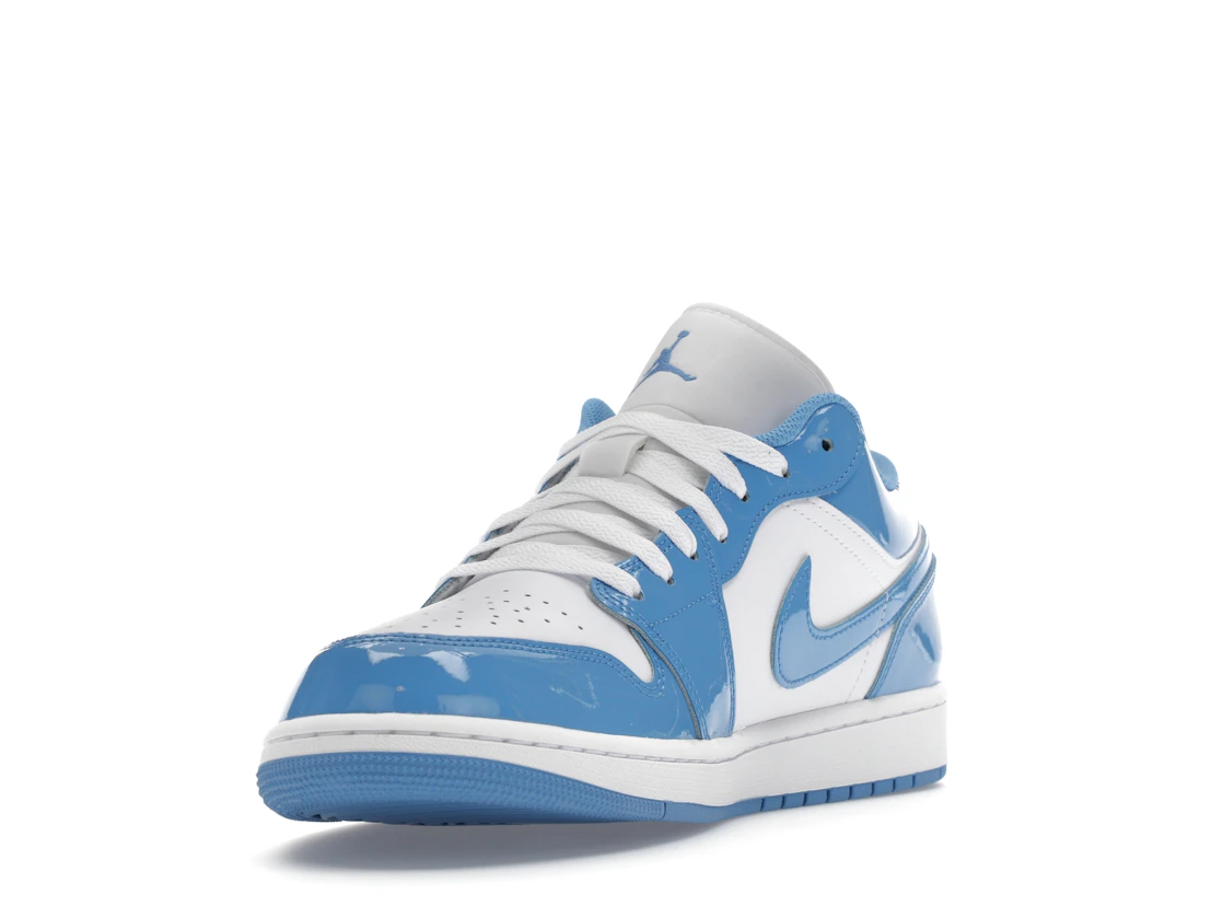 Vue 13 de Jordan 1 Low SE White Legend Blue
