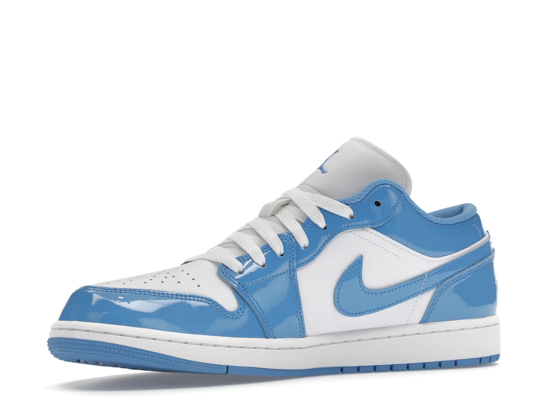 Vue 16 de Jordan 1 Low SE White Legend Blue