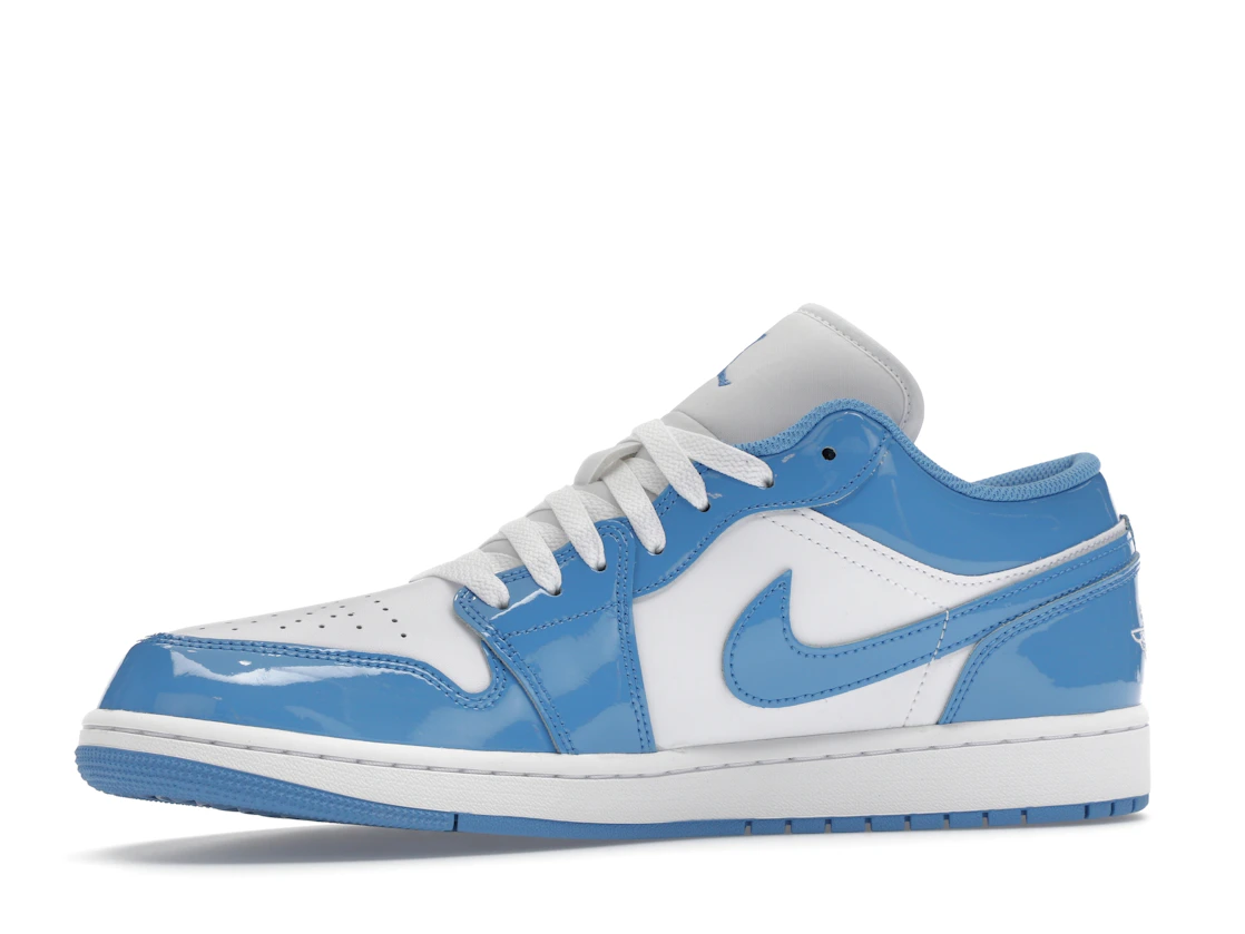 Vue 17 de Jordan 1 Low SE White Legend Blue