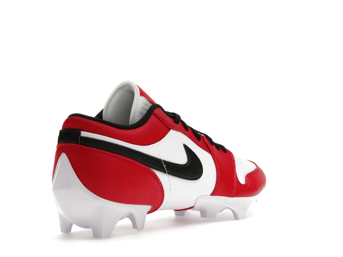 Vue 32 de Jordan 1 Low TD Cleat Chicago (2023)