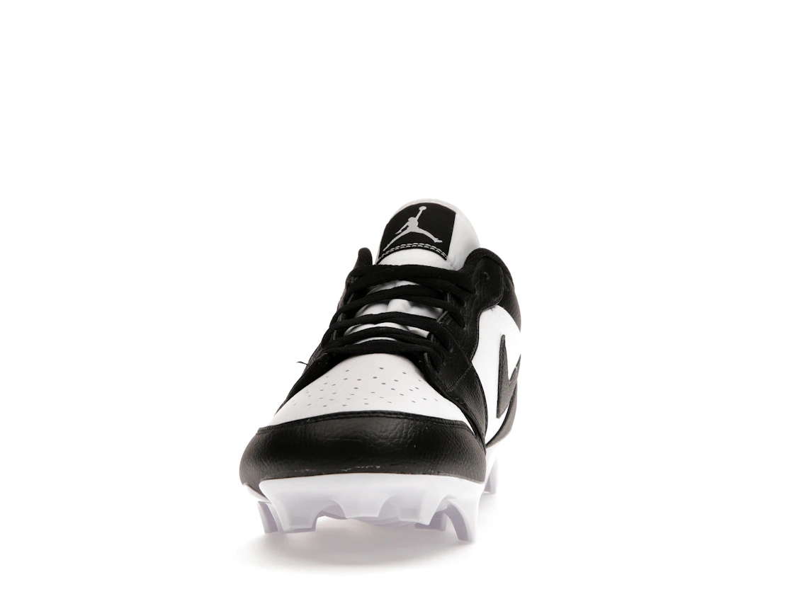 Vue 11 de Jordan 1 Low TD Cleat Panda