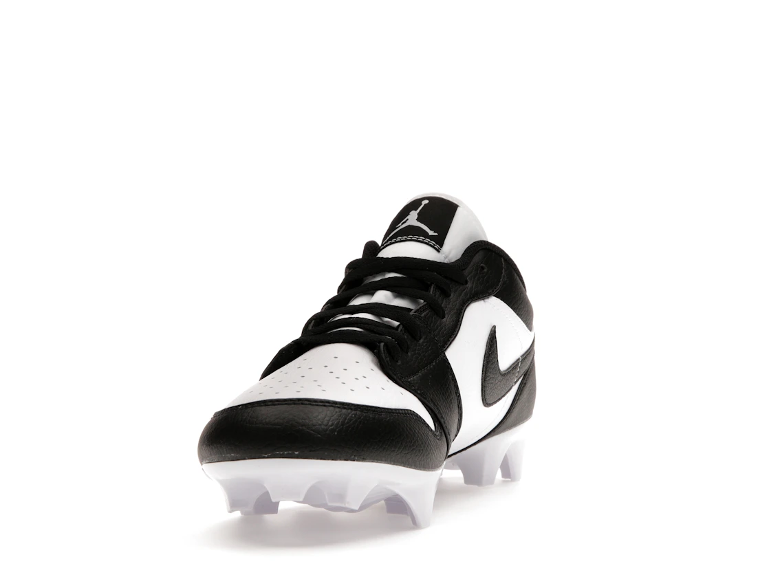 Vue 12 de Jordan 1 Low TD Cleat Panda