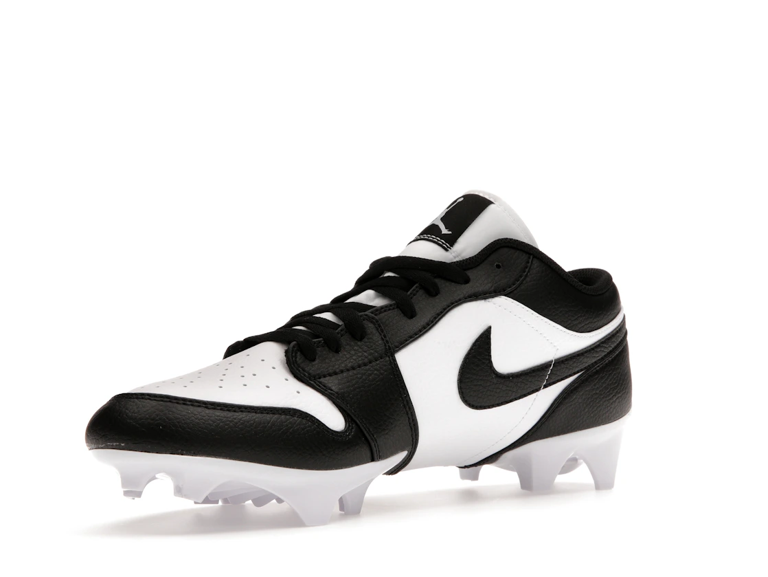 Vue 15 de Jordan 1 Low TD Cleat Panda