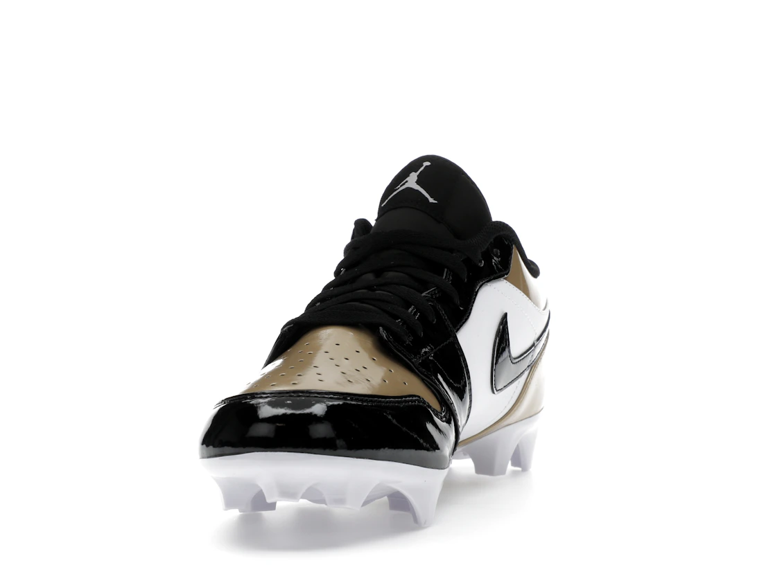 Vue 12 de Jordan 1 Low TD Cleat Patent Gold Toe