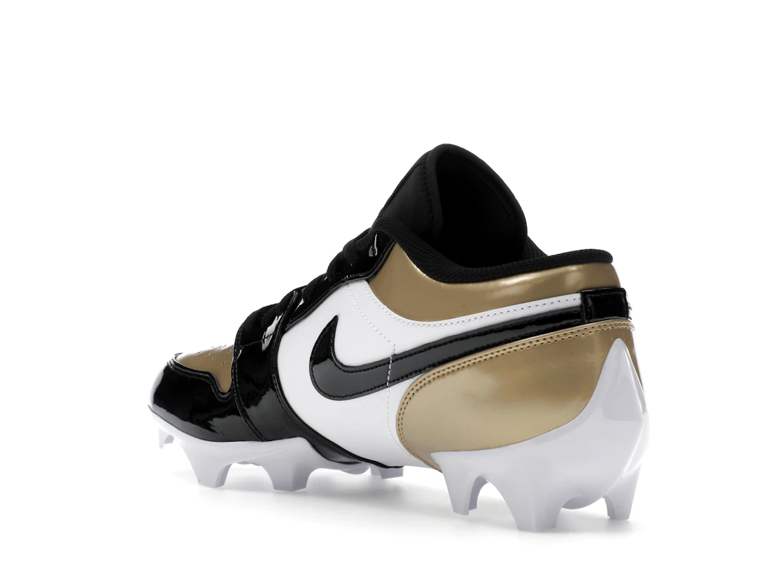 Vue 24 de Jordan 1 Low TD Cleat Patent Gold Toe