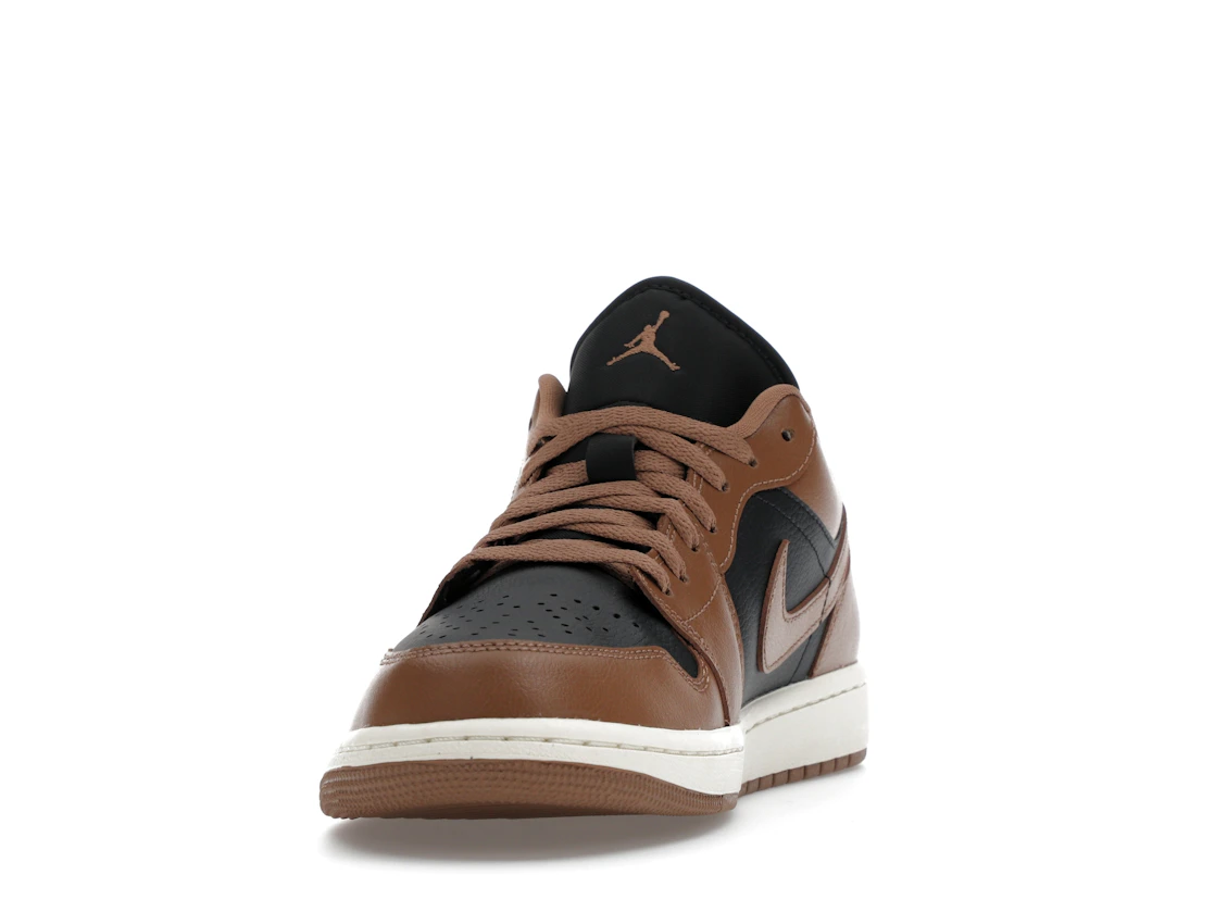 Vue 12 de Jordan 1 Low Archaeo Brown 