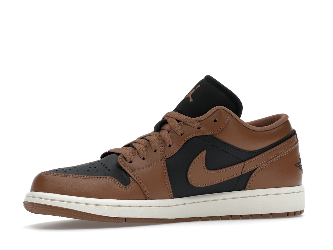 Vue 17 de Jordan 1 Low Archaeo Brown 