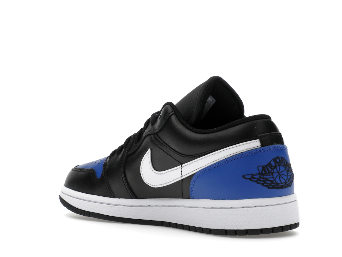 Vue 24 de Jordan 1 Low Black Royal Toe
