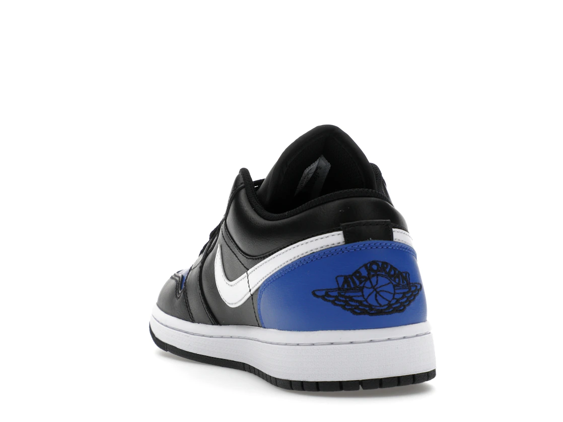 Vue 26 de Jordan 1 Low Black Royal Toe