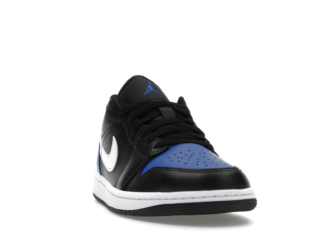 Vue 8 de Jordan 1 Low Black Royal Toe