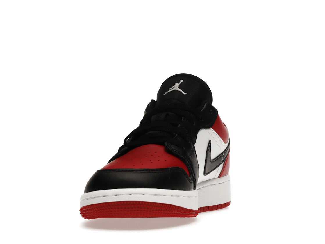 Vue 12 de Jordan 1 Low Bred Toe (GS)
