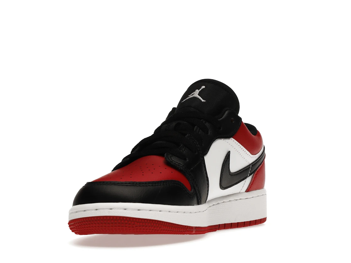 Vue 13 de Jordan 1 Low Bred Toe (GS)