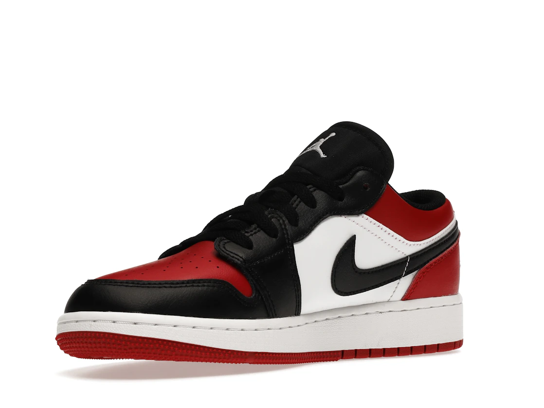 Vue 15 de Jordan 1 Low Bred Toe (GS)