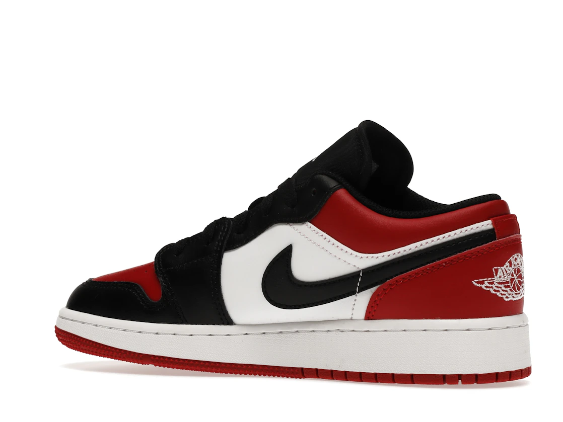 Vue 22 de Jordan 1 Low Bred Toe (GS)