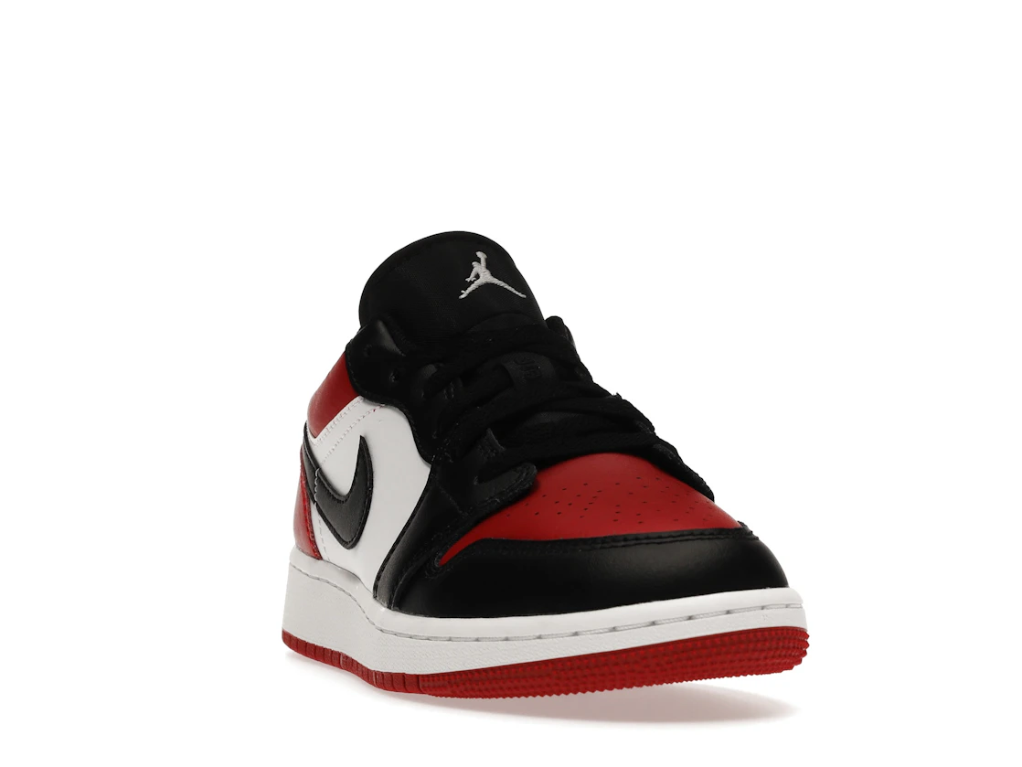 Vue 8 de Jordan 1 Low Bred Toe (GS)