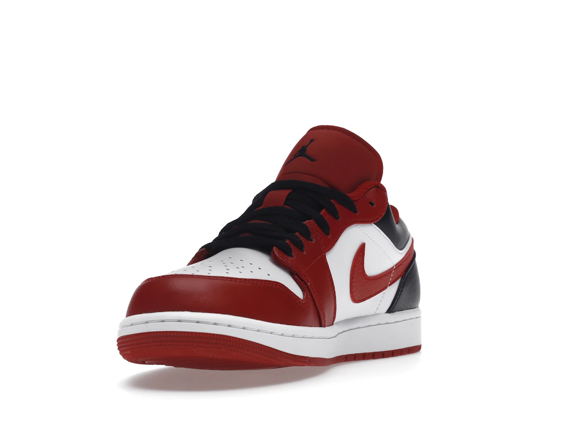 Vue 13 de Jordan 1 Low Bulls