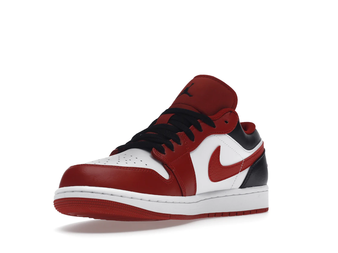 Vue 14 de Jordan 1 Low Bulls