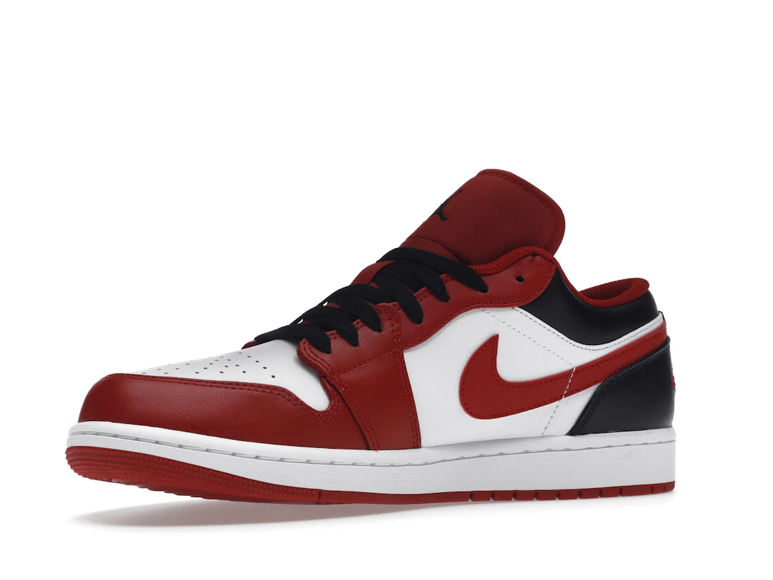 Vue 16 de Jordan 1 Low Bulls