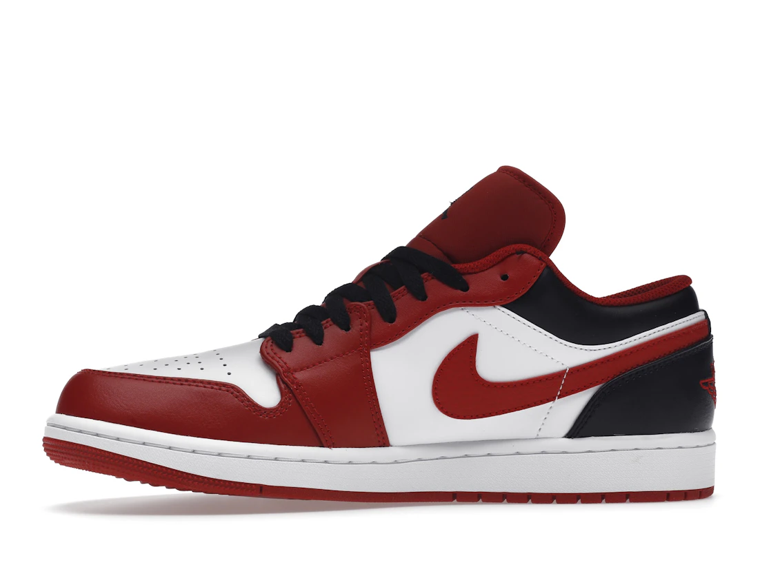 Vue 18 de Jordan 1 Low Bulls
