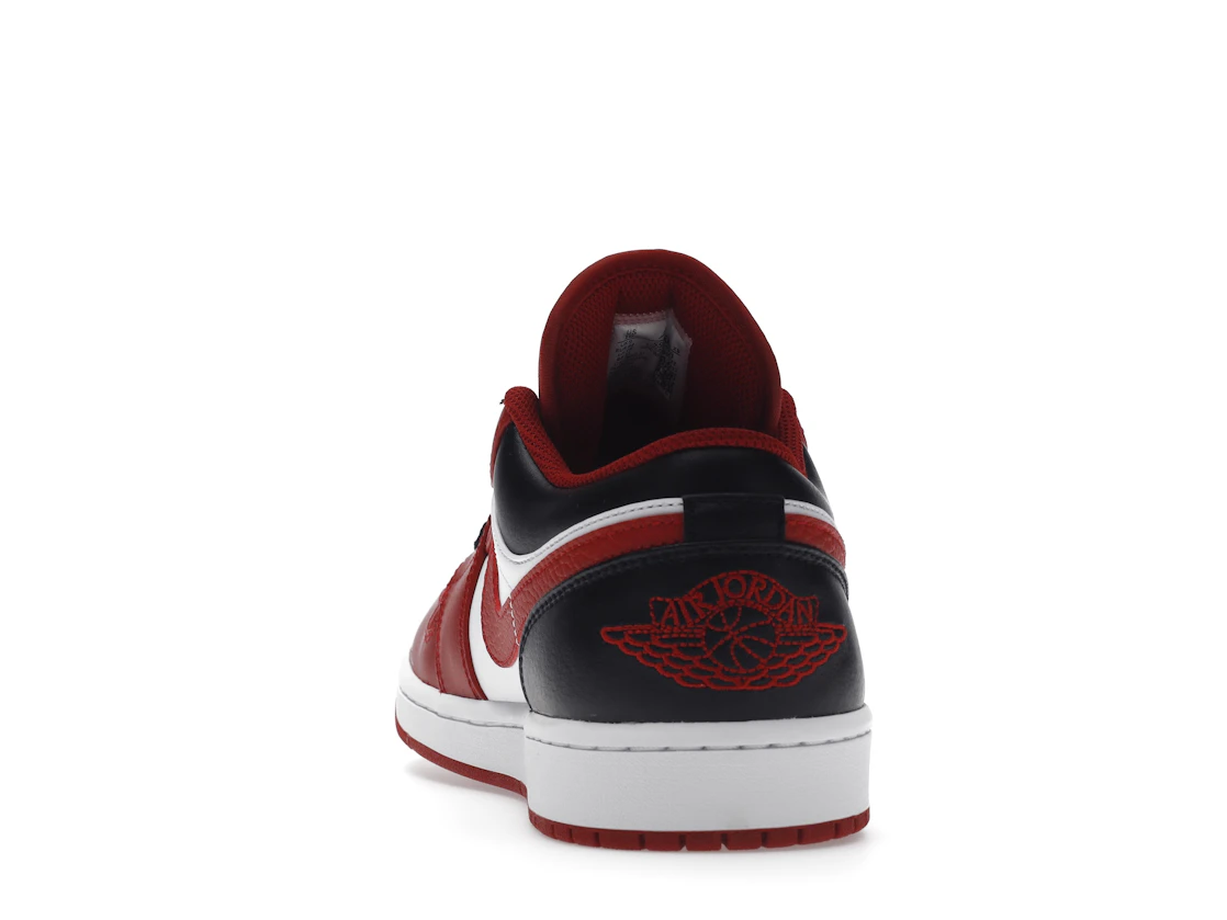 Vue 27 de Jordan 1 Low Bulls