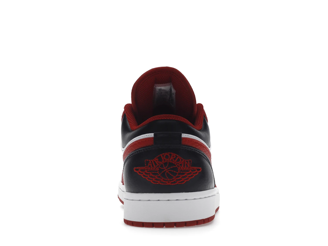 Vue 28 de Jordan 1 Low Bulls