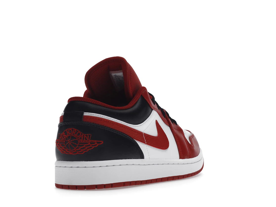 Vue 31 de Jordan 1 Low Bulls