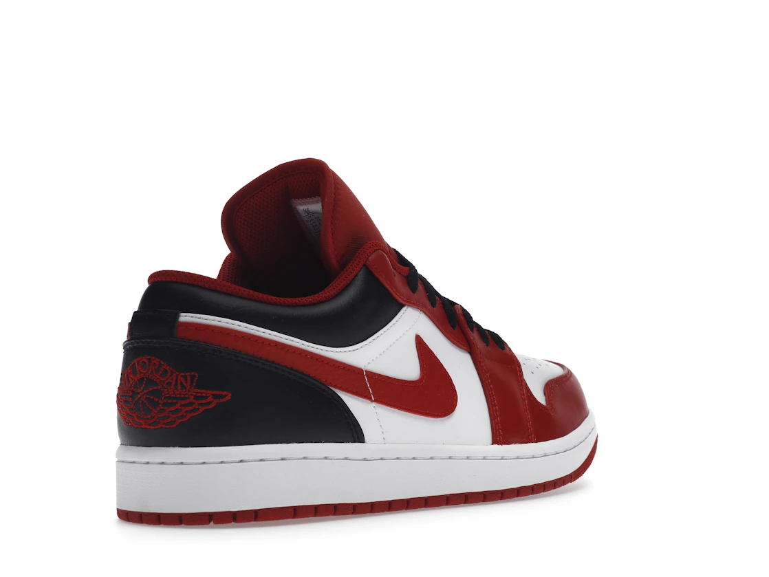 Vue 32 de Jordan 1 Low Bulls