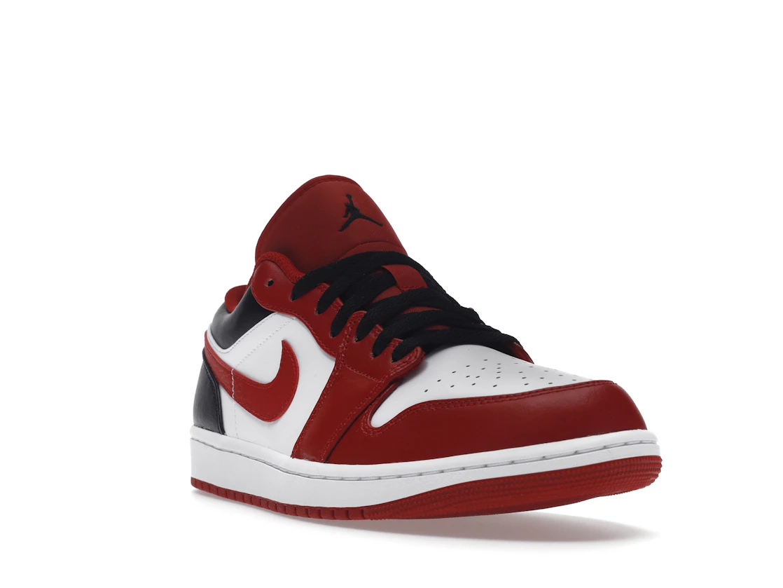 Vue 7 de Jordan 1 Low Bulls
