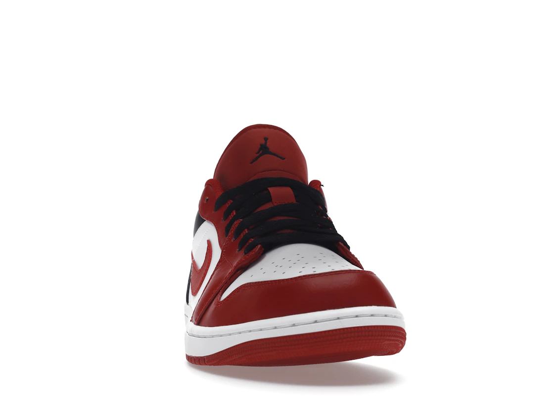 Vue 9 de Jordan 1 Low Bulls