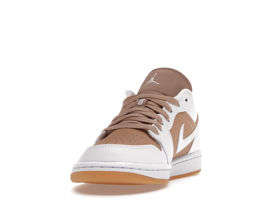 Vue 12 de Jordan 1 Low Gum White