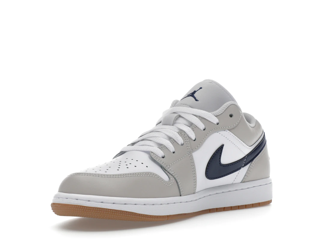 Vue 14 de Jordan 1 Low Midnight Navy Neutral Grey